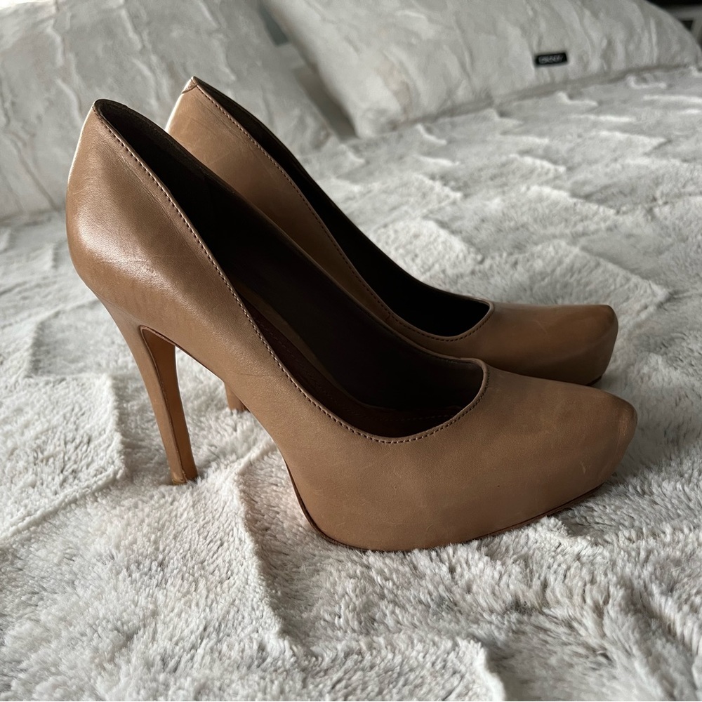 ALDO Beige Platform Pumps Size 6
